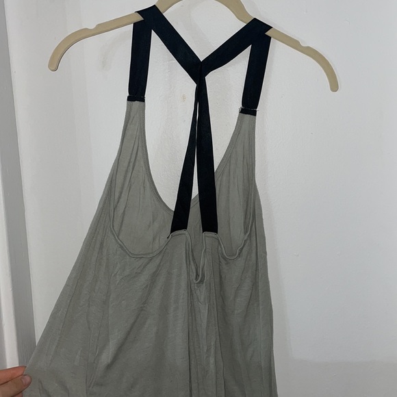 Halter backless top - Picture 3 of 4